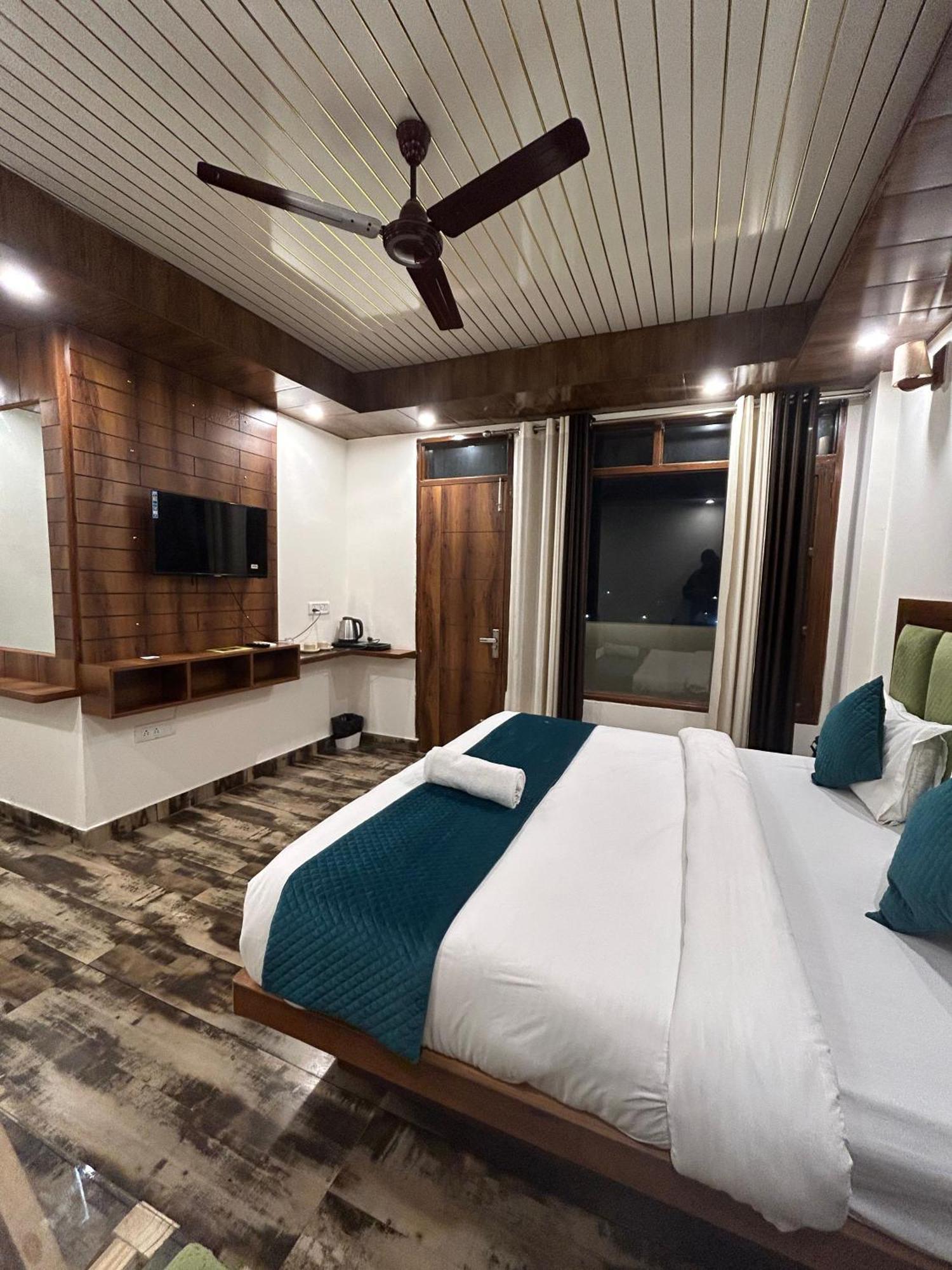 Hotel Royal Orbit By Arony Hospitality Дехрадун Екстериор снимка