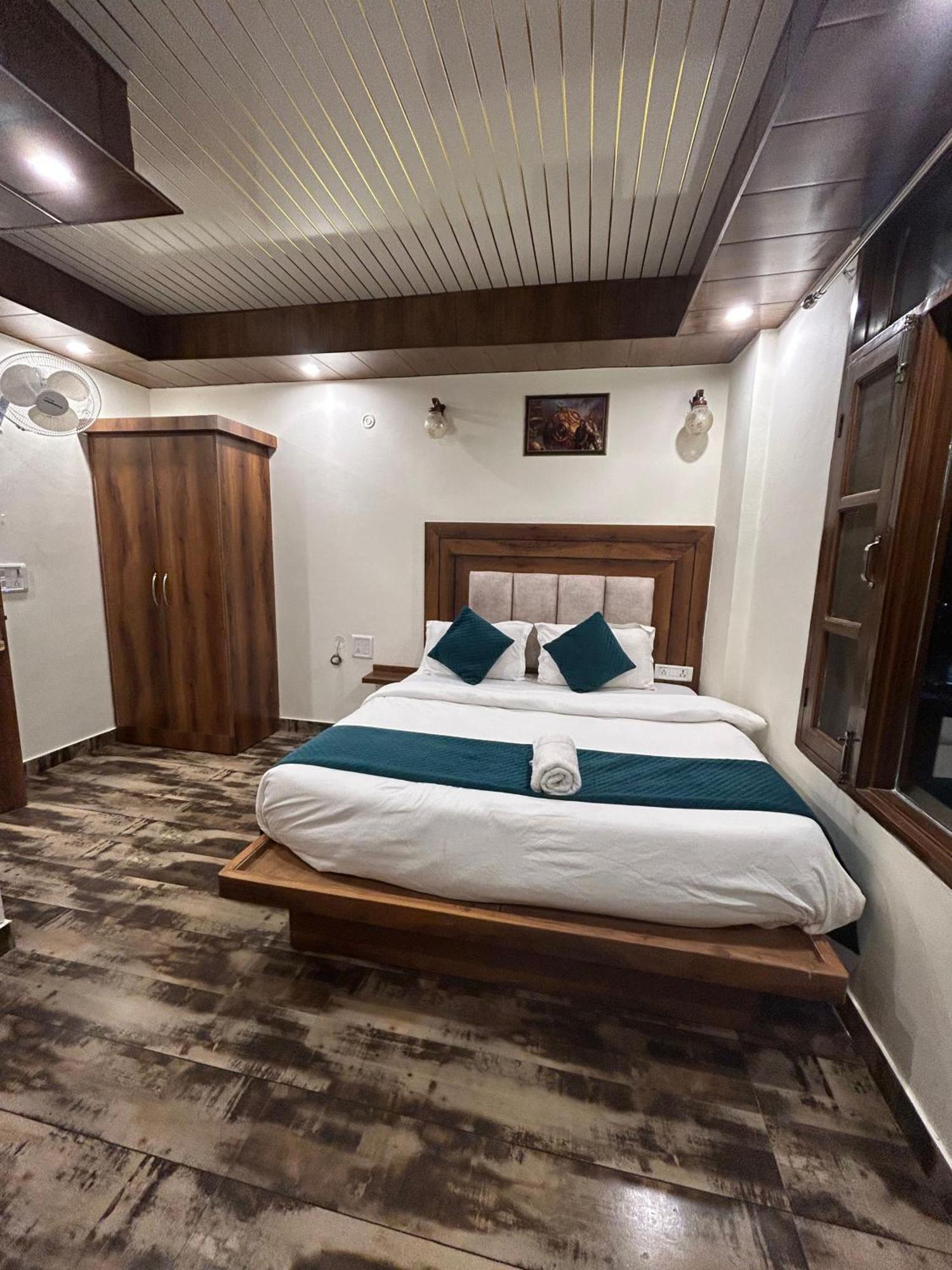 Hotel Royal Orbit By Arony Hospitality Дехрадун Екстериор снимка
