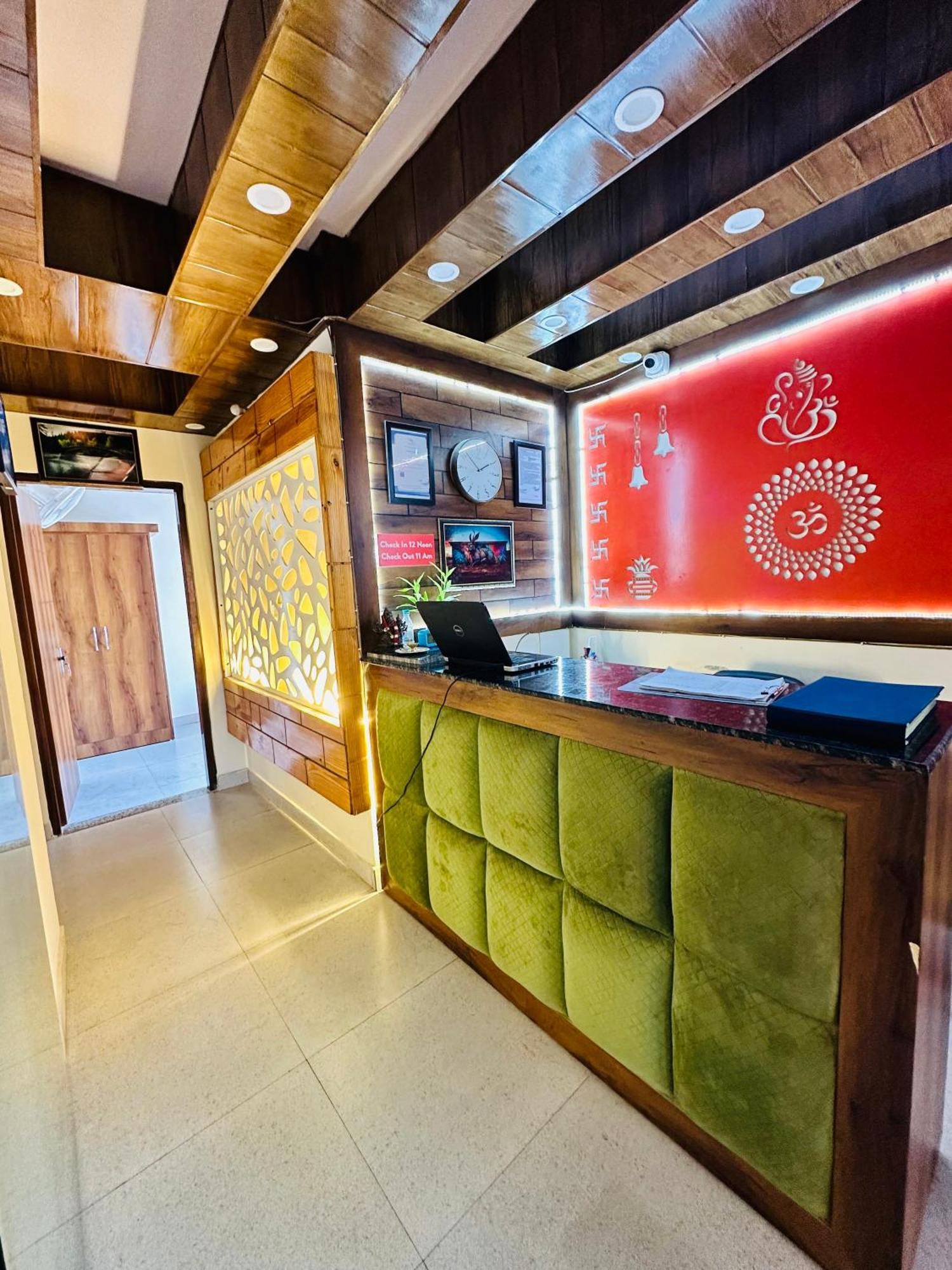 Hotel Royal Orbit By Arony Hospitality Дехрадун Екстериор снимка